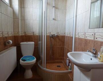 Фото номера Двухместный номер с 2 отдельными кроватями и ванной комнатой Хостелы Noclegi - Pokoje KING г. Дравско-Поморске 6